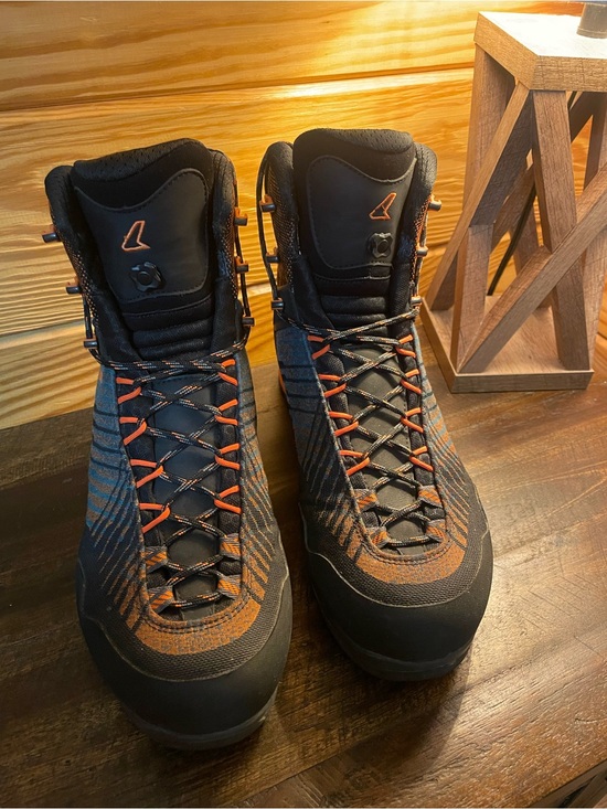 Lowa Other - LOWA Mangart GTX Mid, US 10.5 Men’s